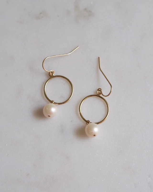 Stylish Stud Earrings for Women-Pearl Round Earrings