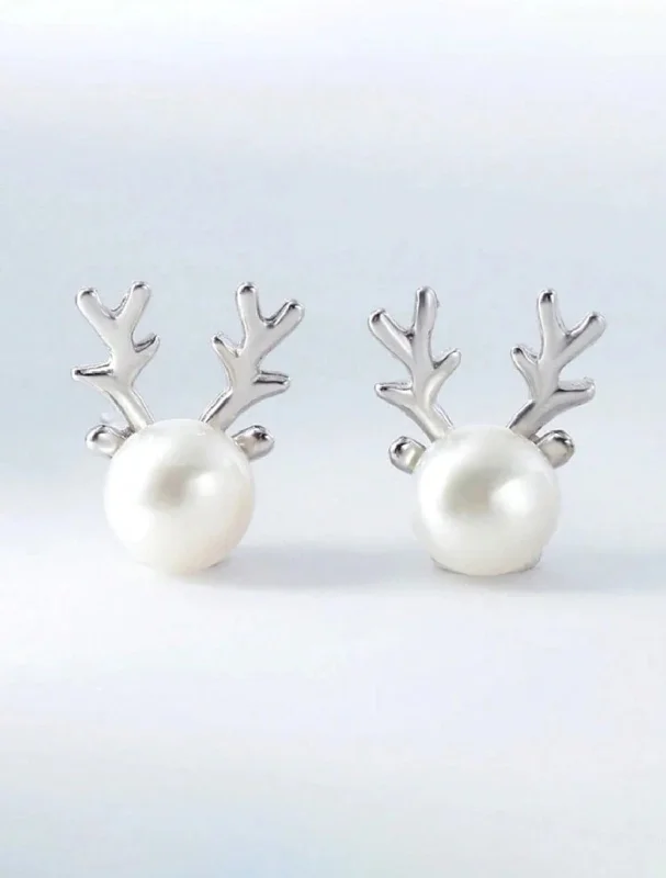 Affordable Gold Earrings-Beautiful Reindeer Pearl Stud Earrings